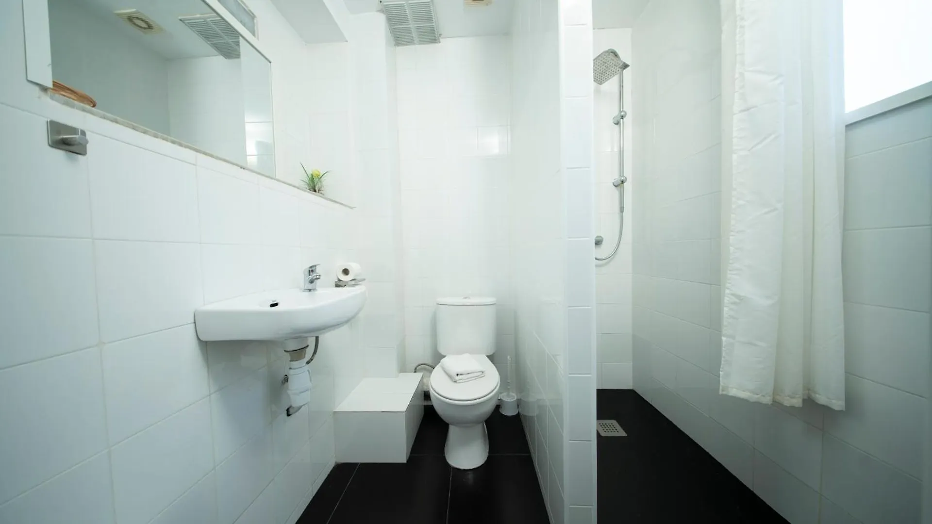 Wow Hostel Barcelona 0*,  Espanha